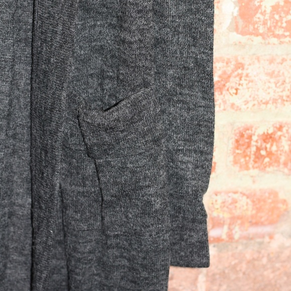 Long Wool Cardigan w. Hood - Picture 4 of 4